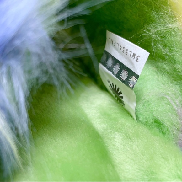 UGG Women’s Fluff Yeah Slide Tie Dye Slipper Sandals In Apple - Picture 7 of 7